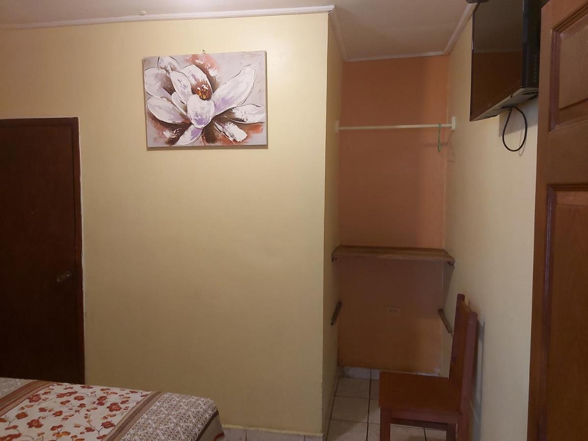 Mados Hotel Tamarindo Choluteca エクステリア 写真