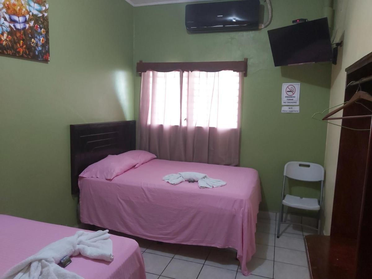 Mados Hotel Tamarindo Choluteca エクステリア 写真